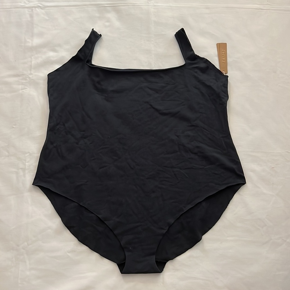 SKIMS RAW EDGE CAMI BODYSUIT